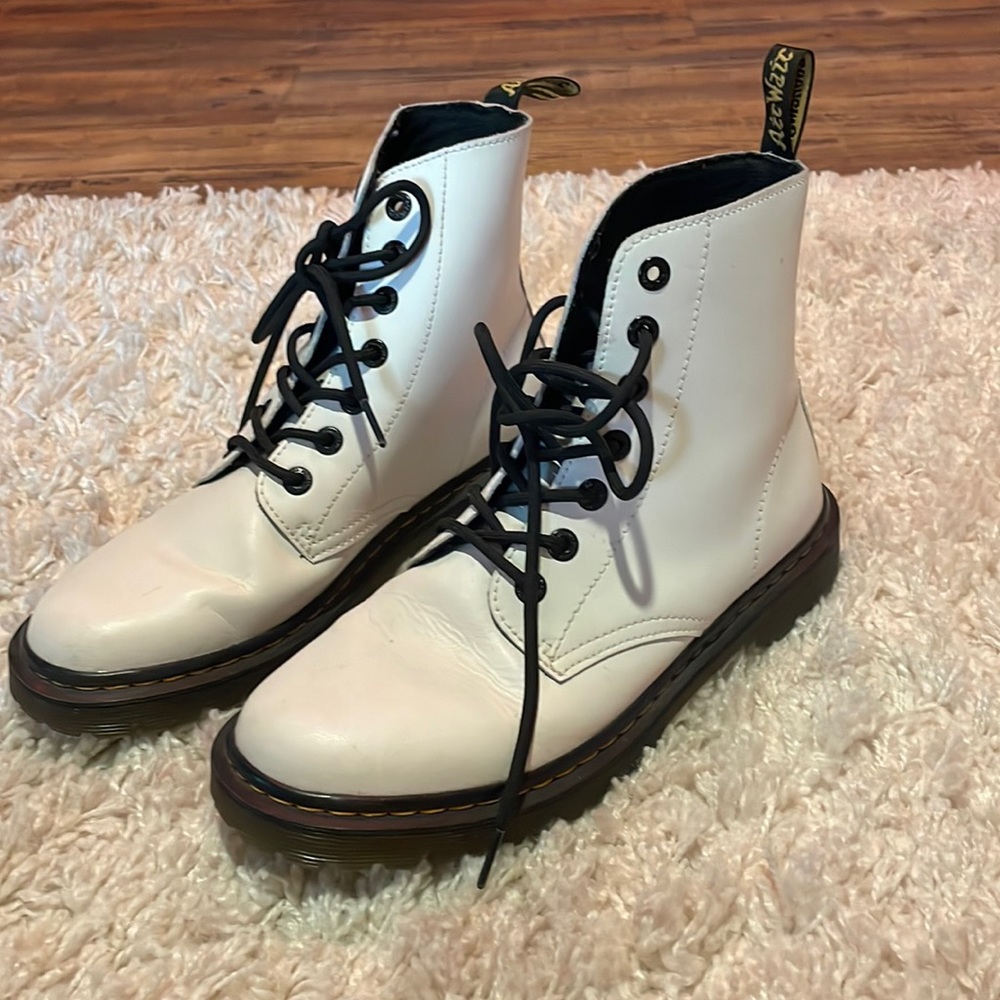 women dr marten boots